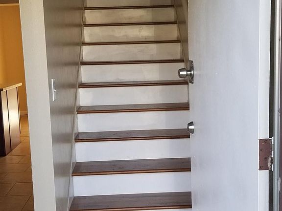 2nd image of 4702 Canoga St APT 3