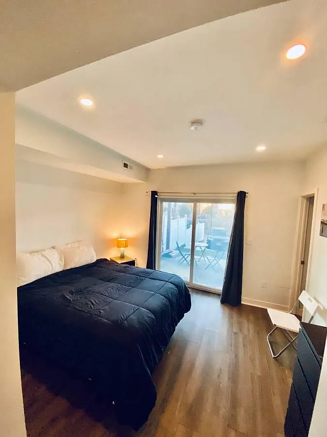 2 bed, 900 sqft, $2,800 — Photo 4