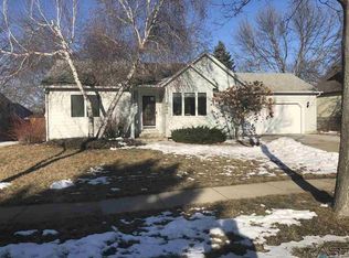 2609 S Pepper Ridge Ave, Sioux Falls, SD 57103