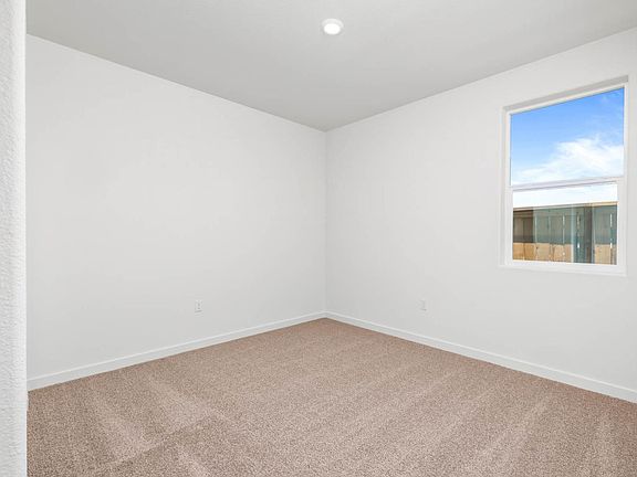 4th image of 2199 Nicklaus Drive