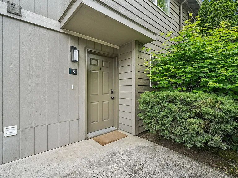 The Arch - Apartments & Townhomes — Photo 42
