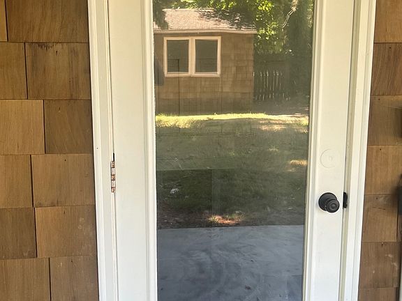 Entry to lower unit