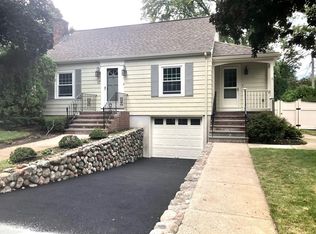 17 Farm St, Wakefield, MA 01880