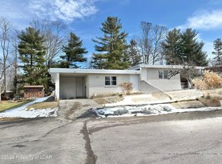 59 Birch Hill Ln, Dallas, PA 18612