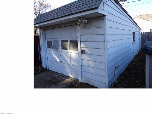 4th image of 3092 W 136th St