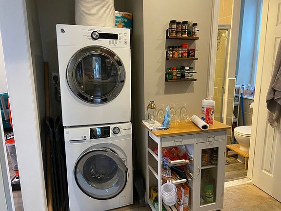4th image of 925 S 9th St Floor 3