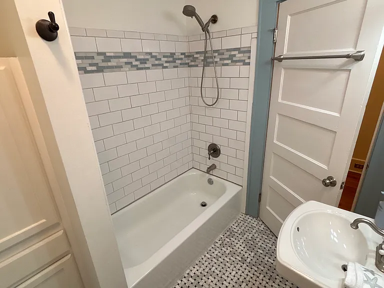 411 Heyward St — Photo 11