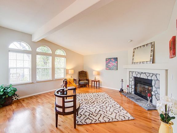 3rd image of 3171 Birchwood Ln