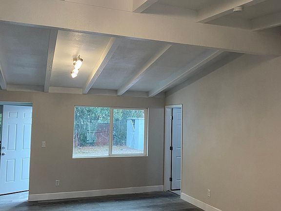 3rd image of 2320 E Oakey Blvd