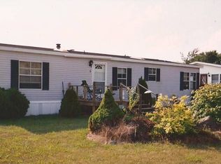 5 Parkside Dr, Mechanicville, NY 12118