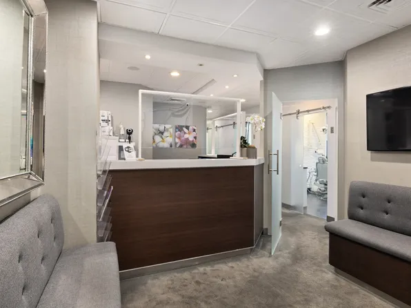 55 Central Park West image 2 of 7