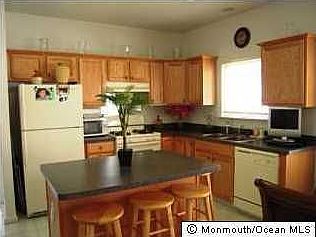 HUGE & Newer Kitchen