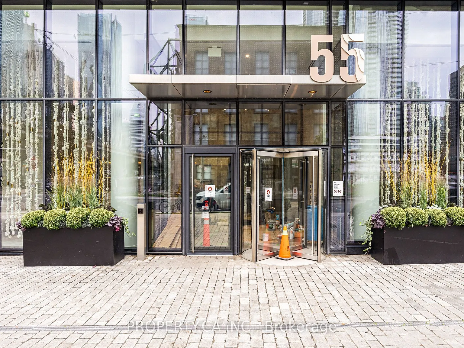 Sugar Wharf Condos — Photo 1
