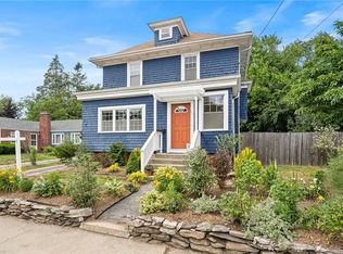 77 Park Ave, Cranston, RI 02905