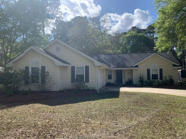 419 Willow Oak Ln, Hinesville, GA 31313