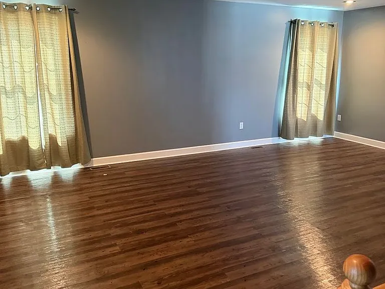 1014 Helm Ln — Photo 8