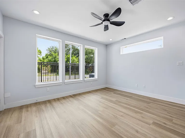 4138 Larkspur St #B — Photo 8