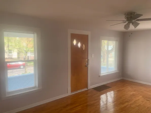 520 Leslie St, Lansing, MI 48912