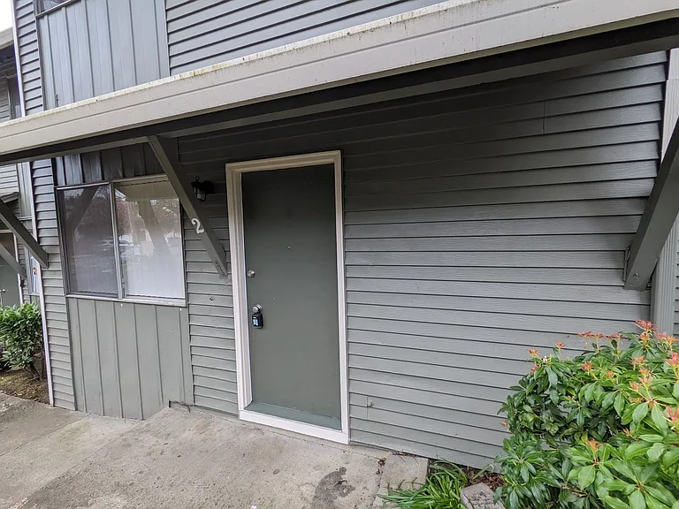 Royal Crest Townhomes — Photo 37