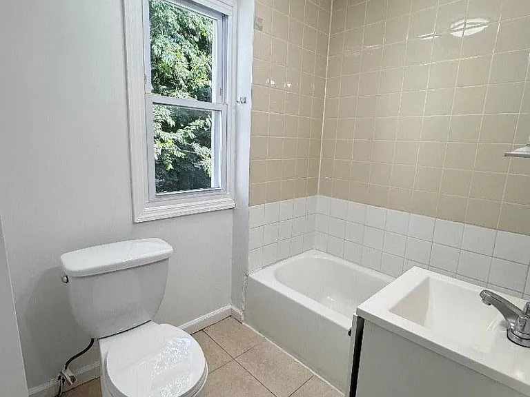 792 S 15th St — Photo 2