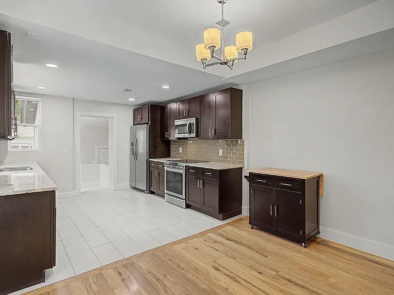 1230 N Logan St — Photo 19