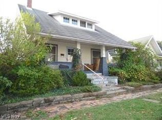 121 S 10th St, Coshocton, OH 43812