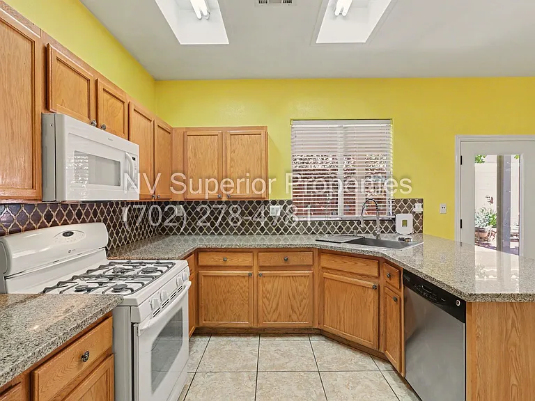 7929 Dana Maple Ct — Photo 22