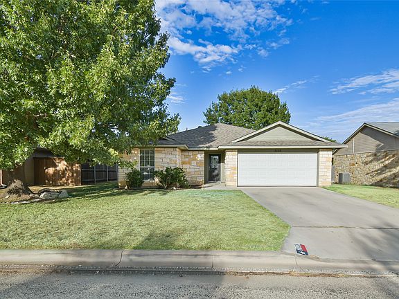3rd image of 2108 8th St