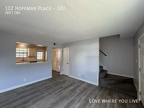 102 Hoffman Pl Photo 1