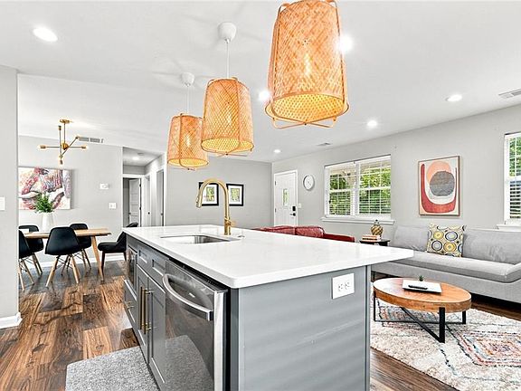 5th image of 177 Howard St NE