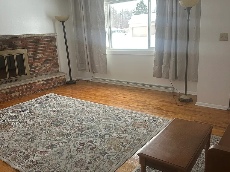 606 Lynn Dr — Photo 14