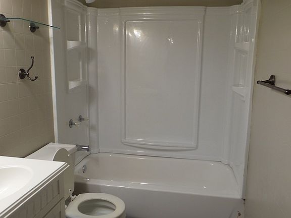 5th image of 406 Largent Ave