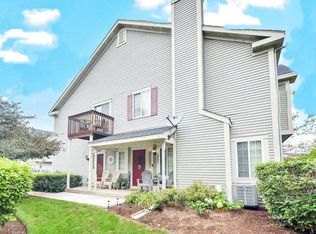 325 Windsor Ct UNIT C, South Elgin, IL 60177