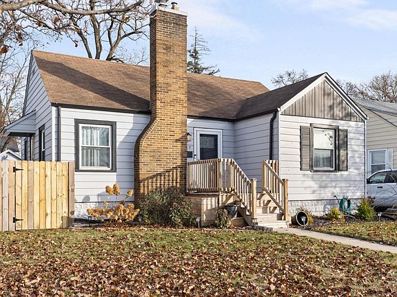 3rd image of 417 N Woodlawn Ave