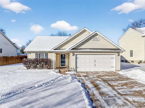 411 Harby Dr, Wentzville, MO 63385