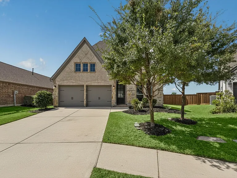 2157 Winsbury Way — Photo 1