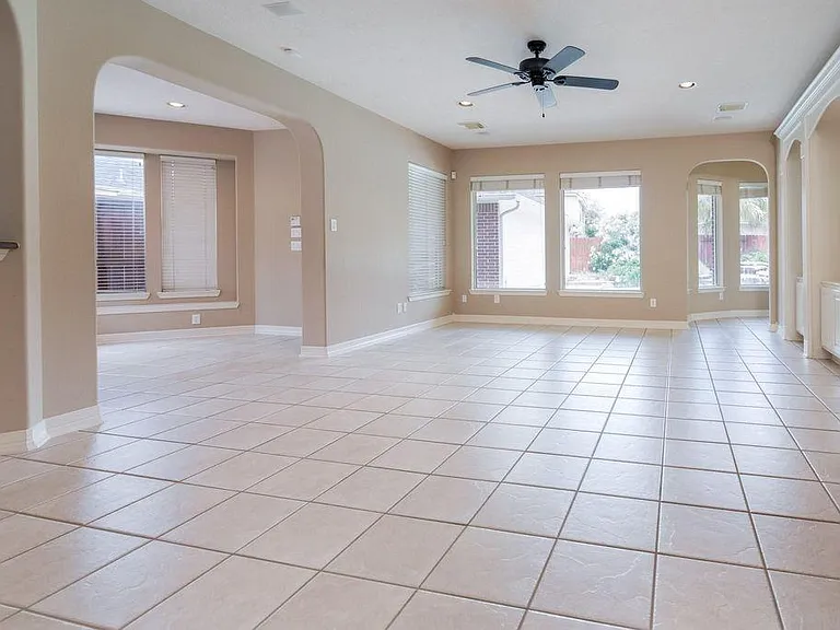 12406 Santiago Cove Ln — Photo 9