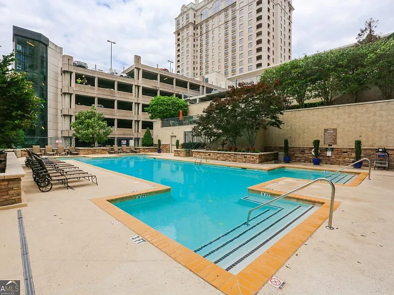 3040 Peachtree Rd NW #613 — Photo 32