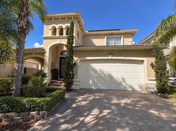 8943 SW 206th St, Cutler Bay, FL 33189