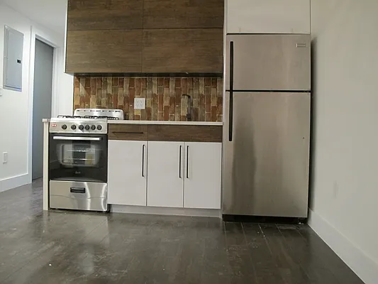 Rented by P Management | media 35