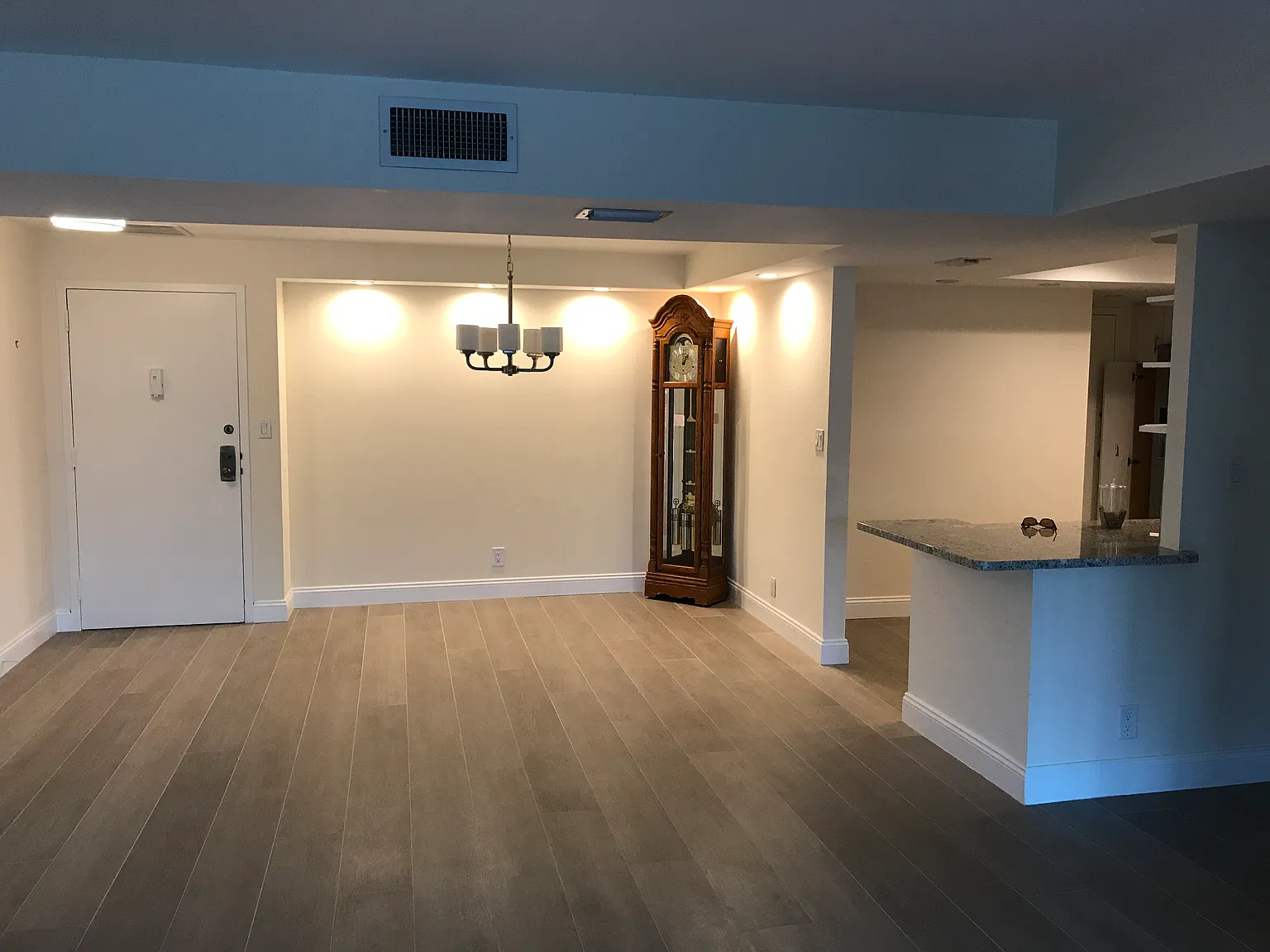 2 bed, 1400 sqft, $3,800 — Photo 2
