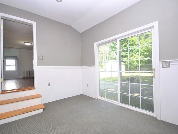 5th image of 590 Central St