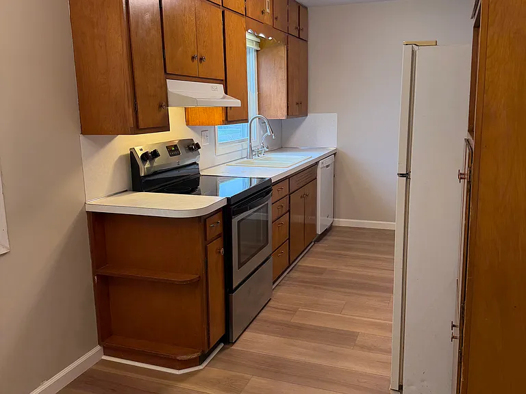 315 W 16th St — Photo 3