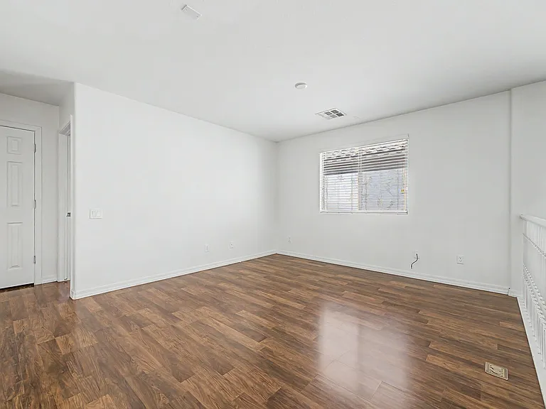 2048 W Monte Cristo Ave — Photo 18