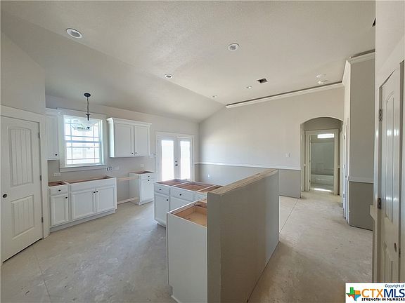 3rd image of 212 Turnberry Dr