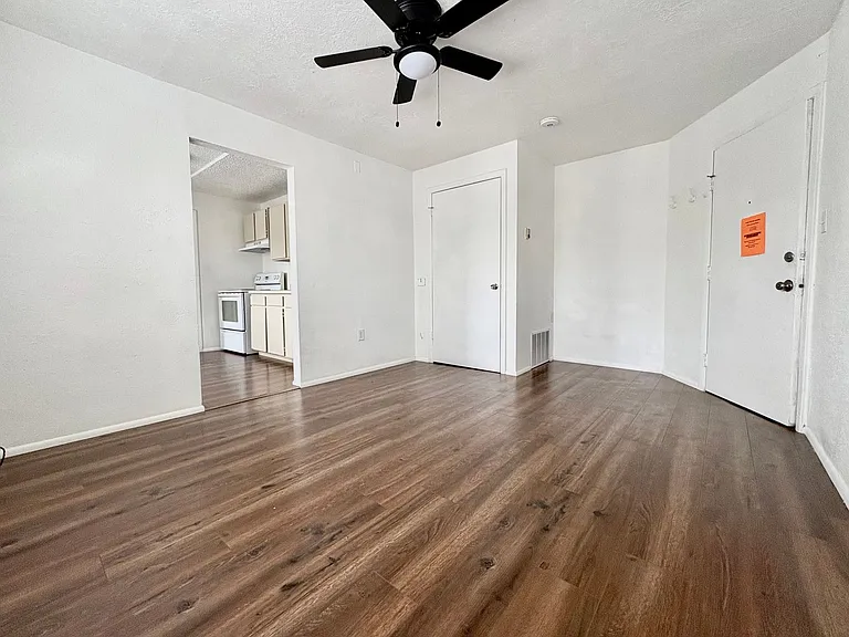 513 E 700 S — Photo 3