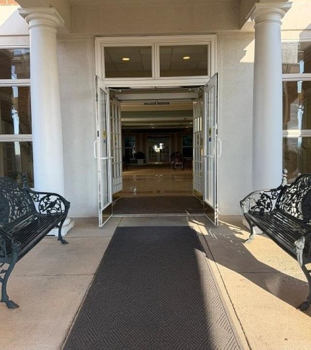 1st image of 500 Crestwood Dr Unit 2207
