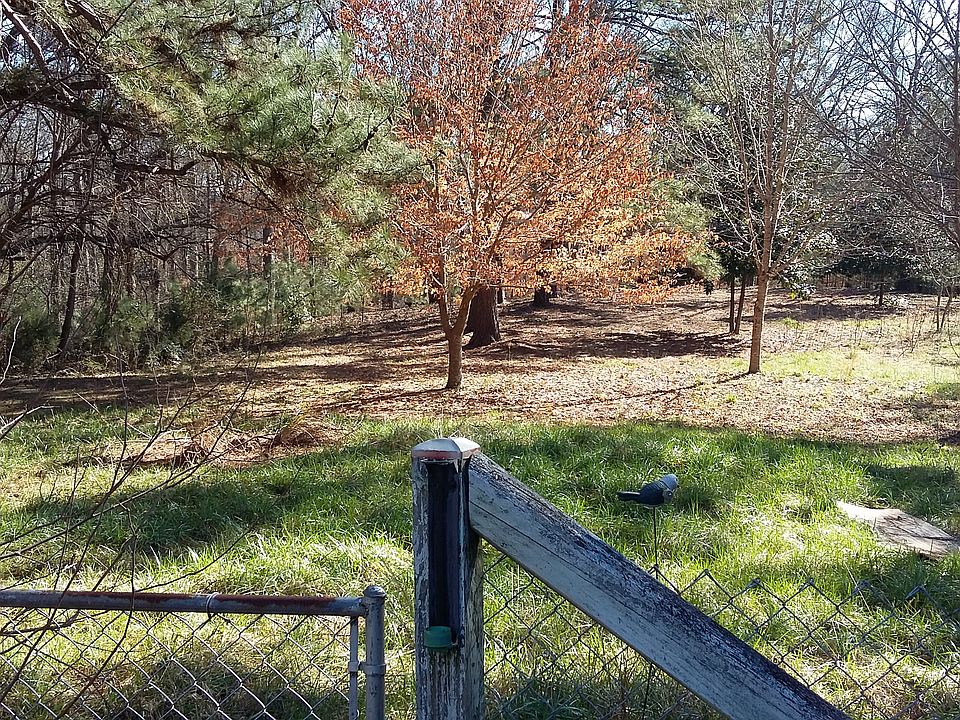 2nd image of 300 S Circle Dr