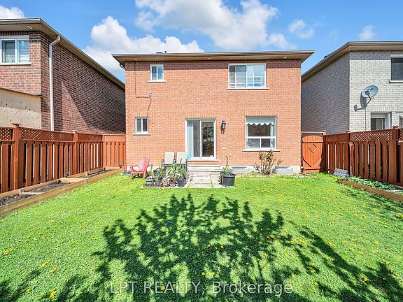 5th image of 83 River Rock Cres