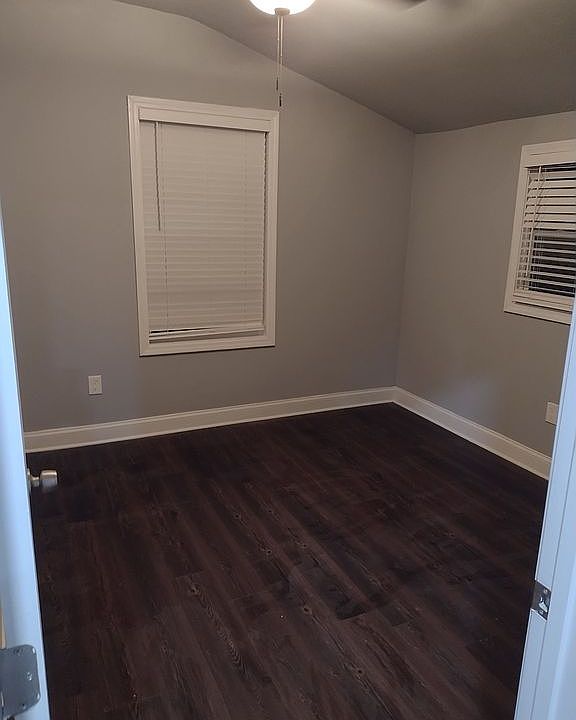 2nd image of 227 Grady St
